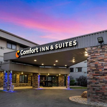 Comfort Inn & Suites North At The Pyramids Indianapolis Exterior photo